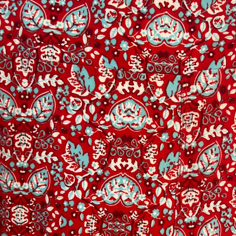 Very cute red floral leggings in Tall & Curvy. NEVER WORN! 20% off 3+ items